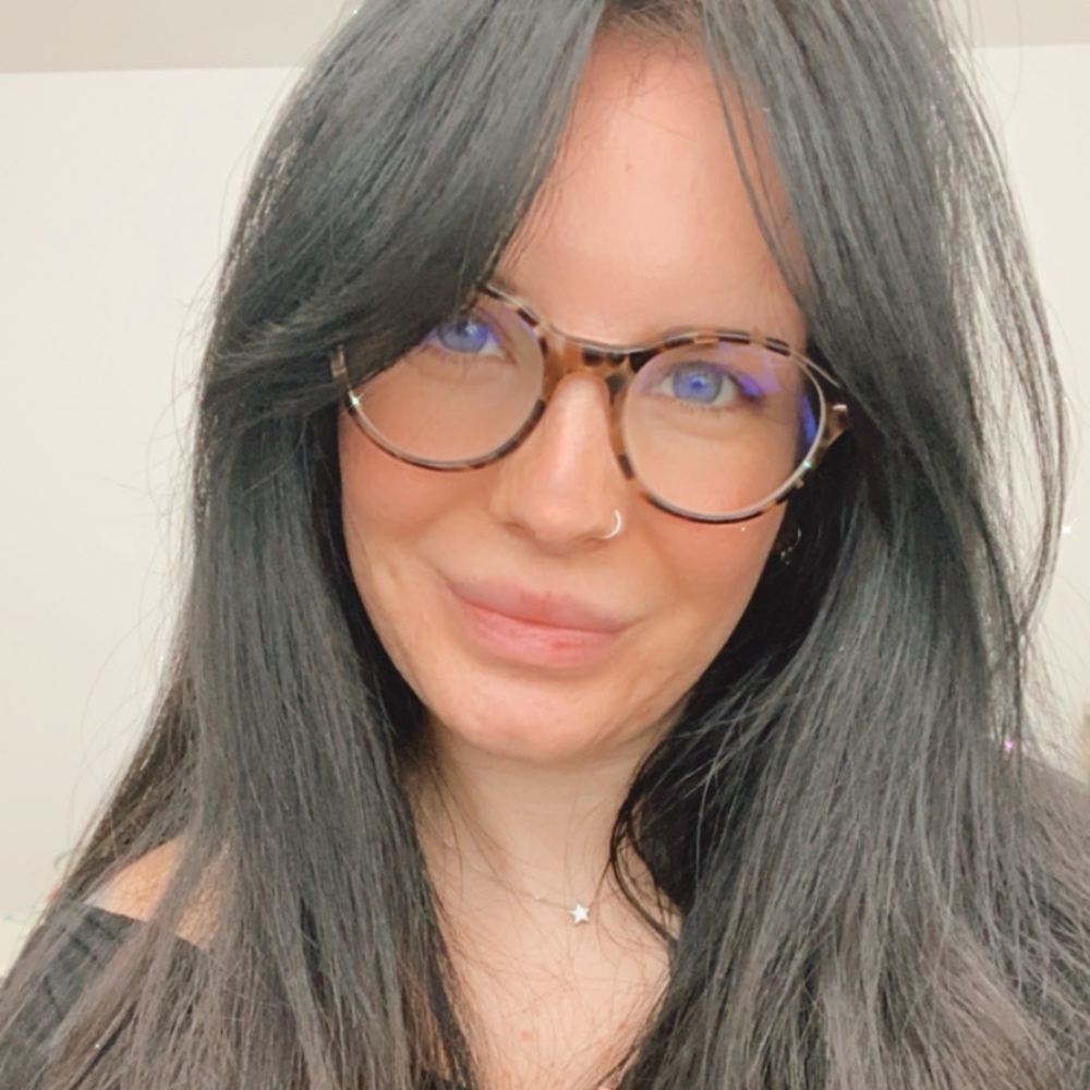 Meet your Posher, Elisa